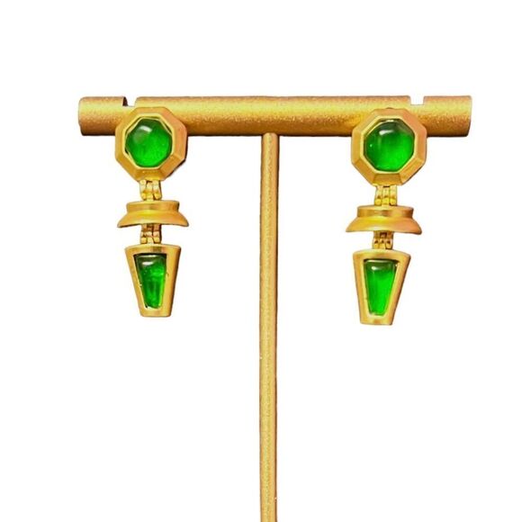 ⭐️3/$25⭐️ Gold Tone Green Glass Cabochon Dangle Earrings Sterling Silver Posts - Picture 2 of 5